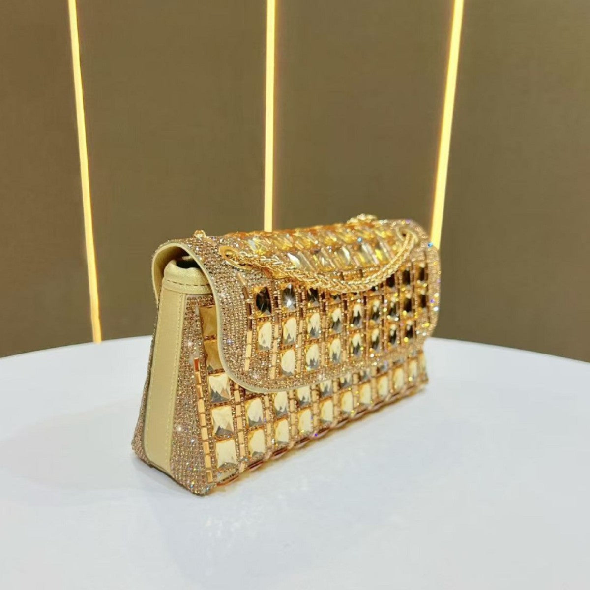 Glamorous Chain-Linked Evening Clutch — product view 2
