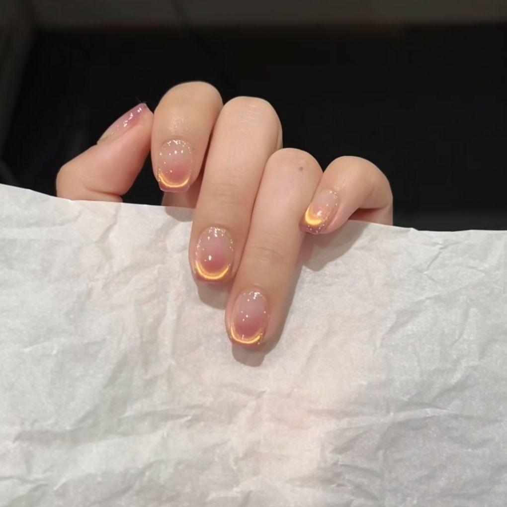 Gradient Glossy Nail Extensions — product view 4