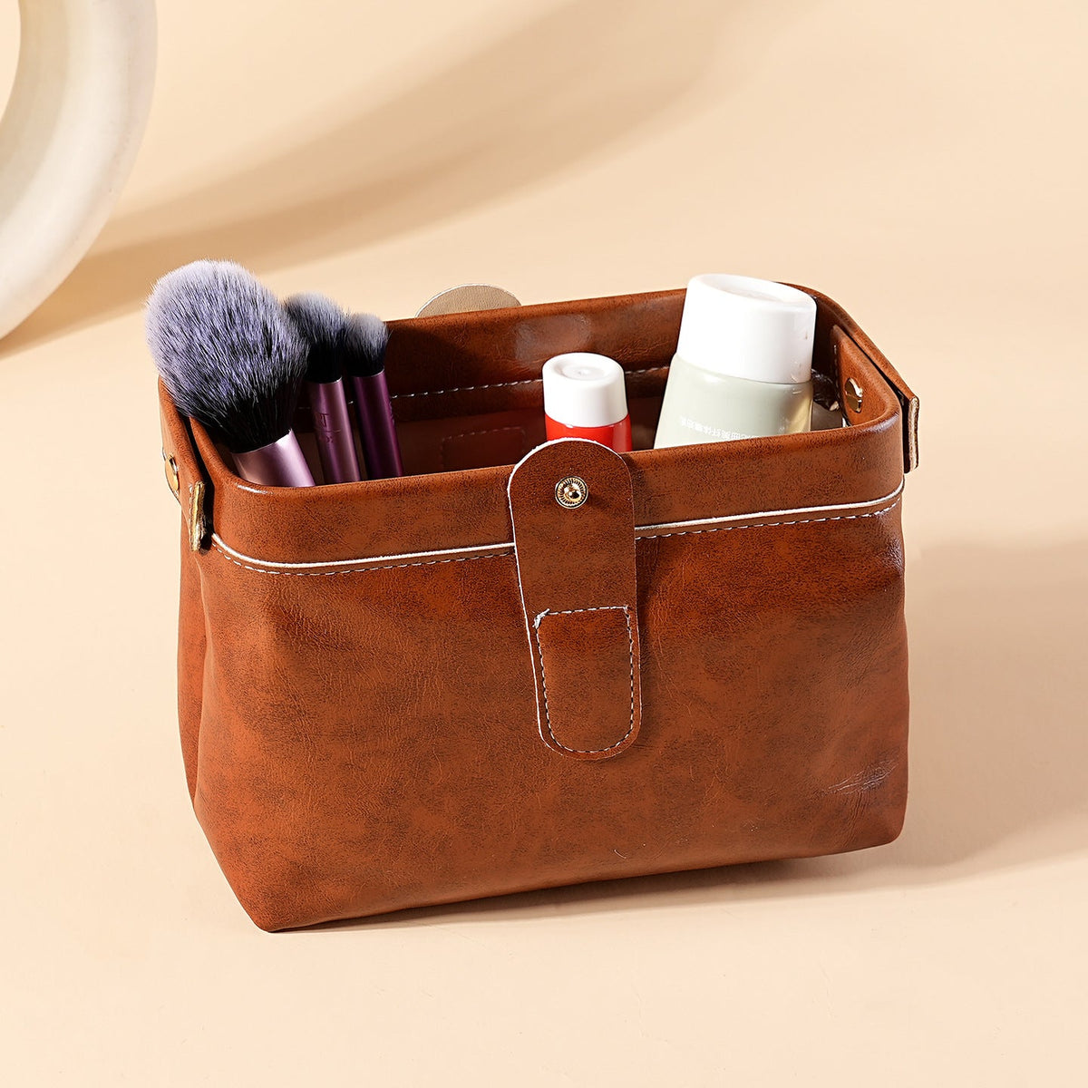 Vintage Leather Cosmetic Case — product view 2