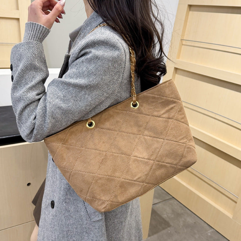 WoQuilted Suede Shopping Tote LoungeYard — product view 3