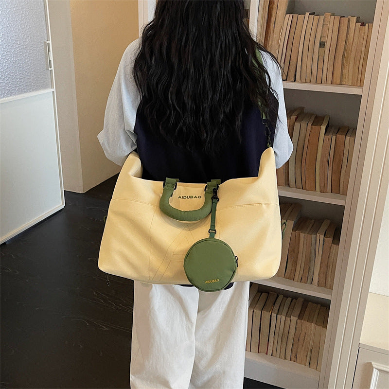 Chic Travel Weekender Bag LoungeYard — product view 3