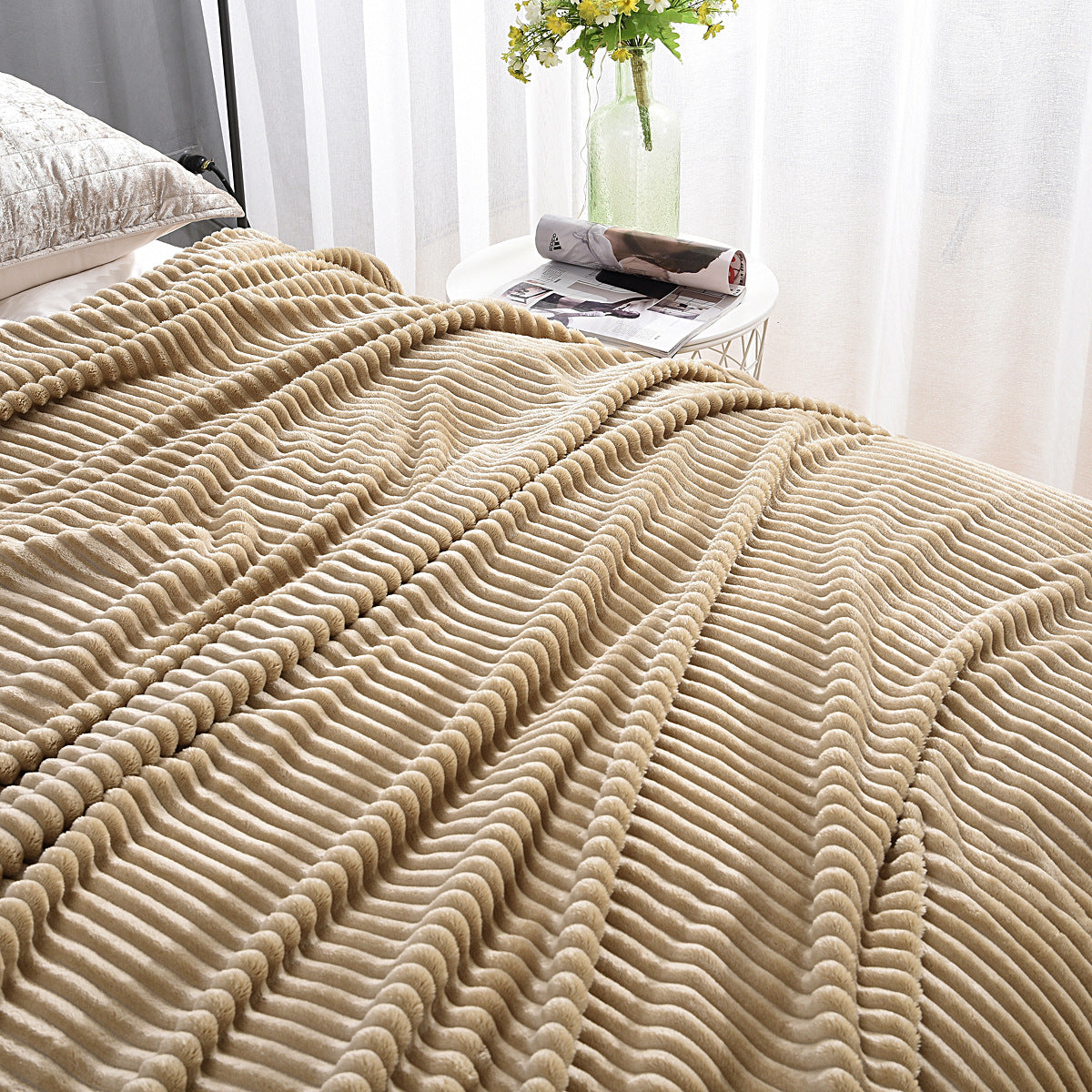 Ladies Snuggle Blanket LoungeYard — product view 1