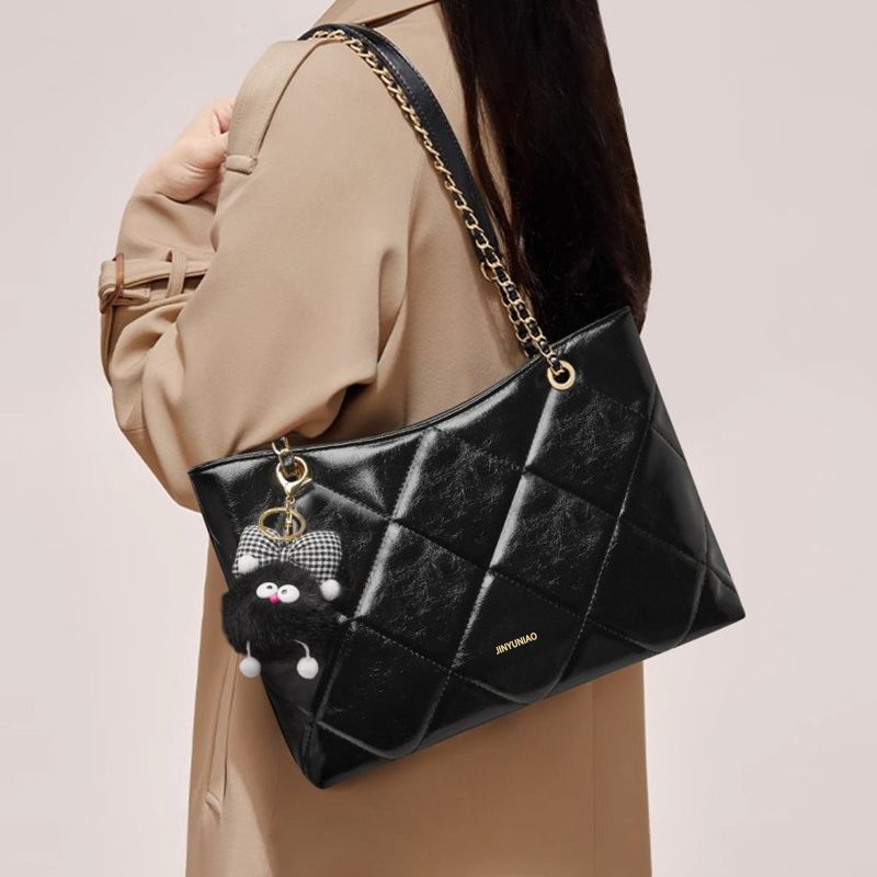 Stylish Quilted Handbag LoungeYard — product view 5