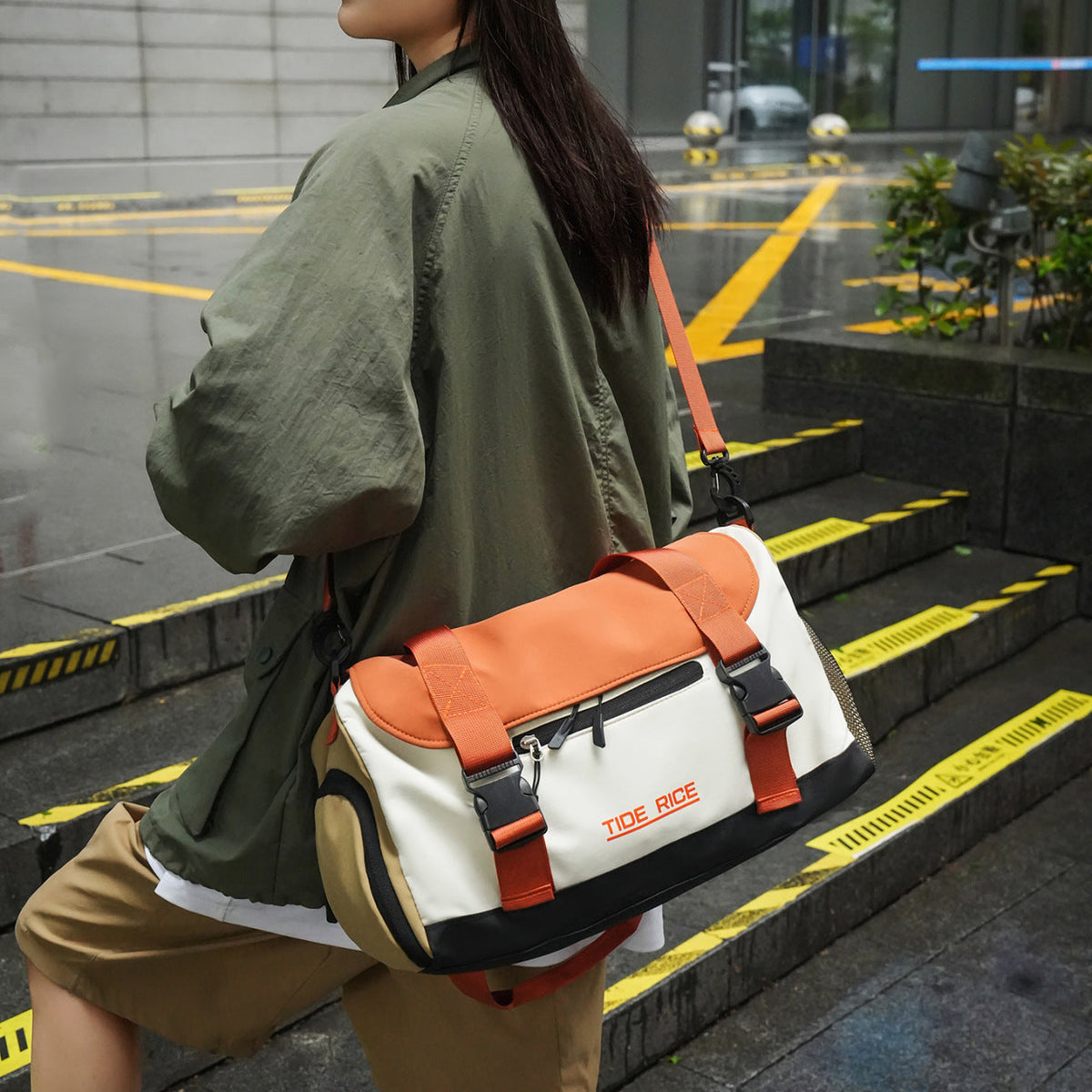 Robust sports and travel bag LoungeYard — product view 1