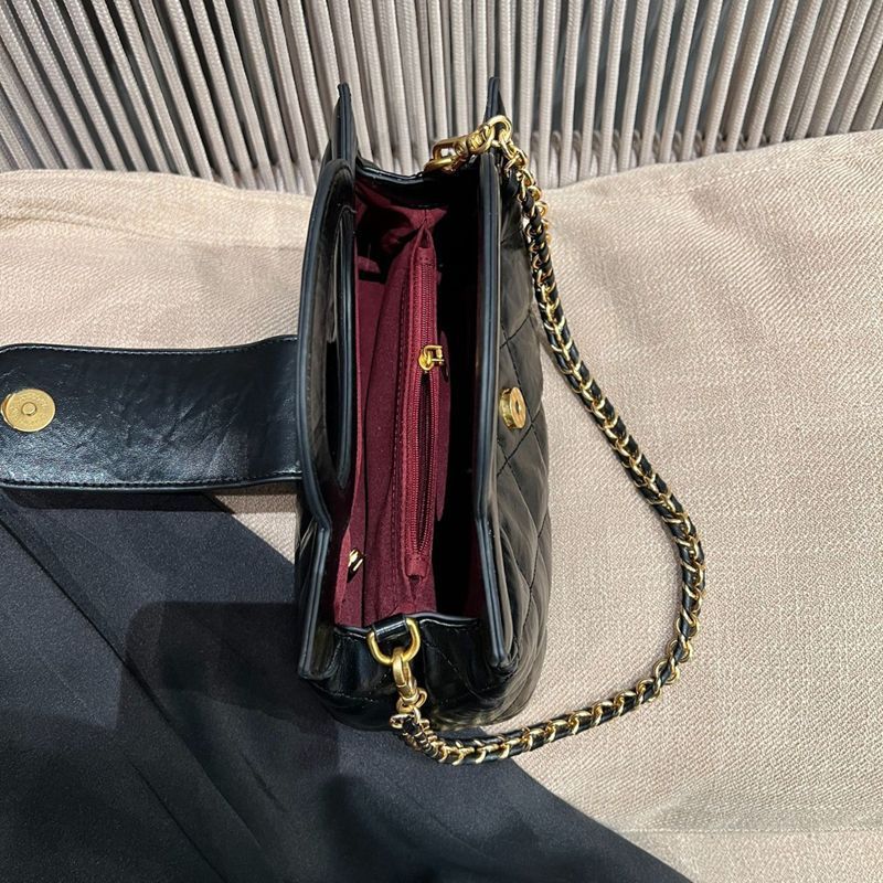 Quilted Elegant Handbag LoungeYard — product view 5