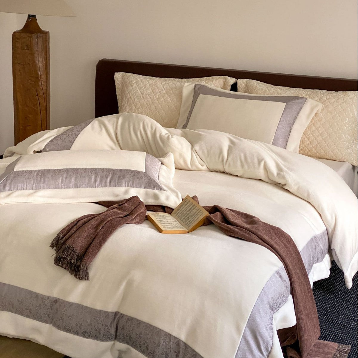 Luxurious cotton satin bedding set with quilted decorative border LoungeYard — product view 2