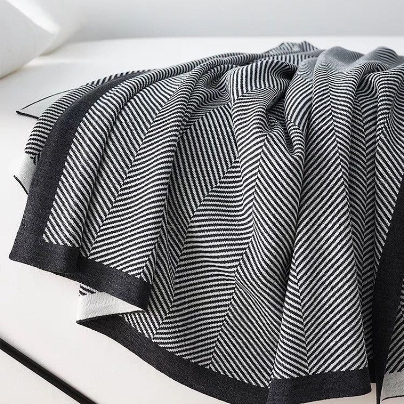 Cozy Cotton Throw Blanket LoungeYard — product view 1