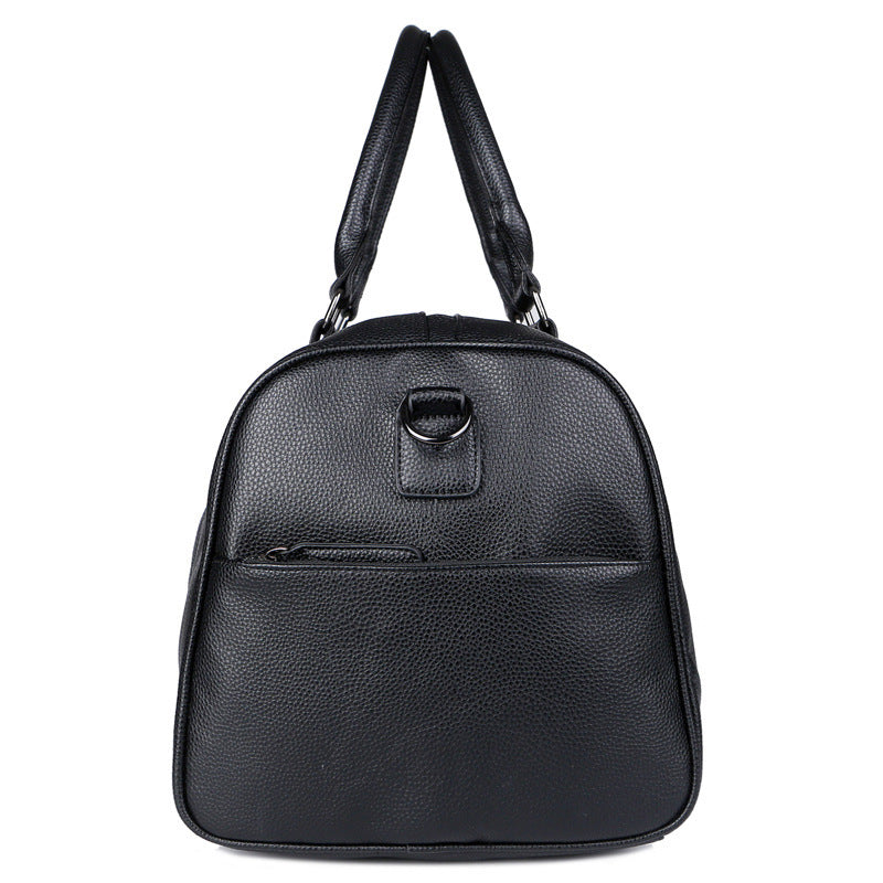 Luxurious travel bag with practical shoulder strap LoungeYard — product view 4
