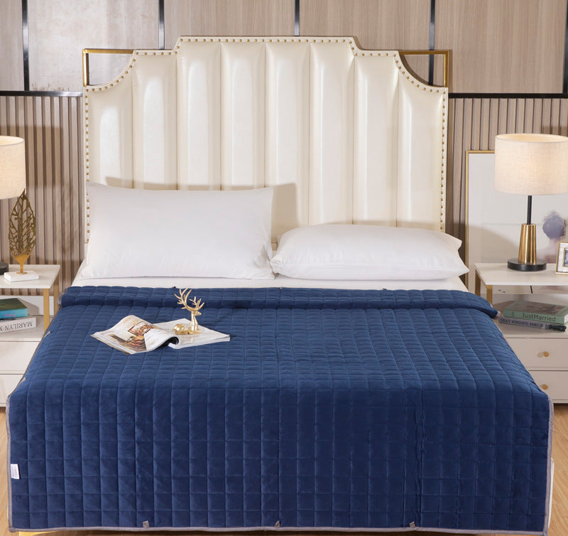 Reversible Winter Quilted Blanket LoungeYard — product view 1
