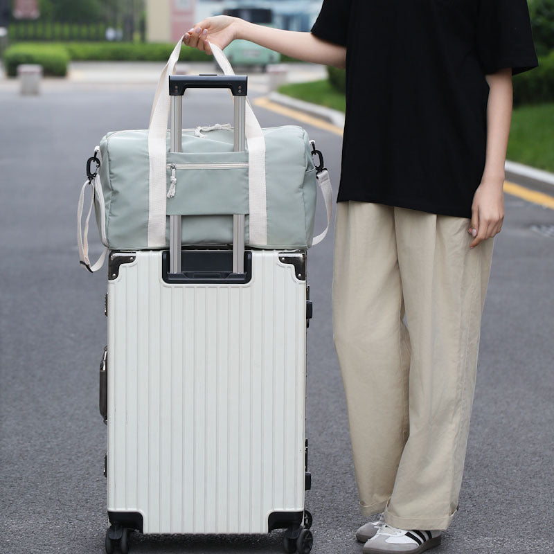 Sporty travel bag with versatile organizational options LoungeYard — product view 1