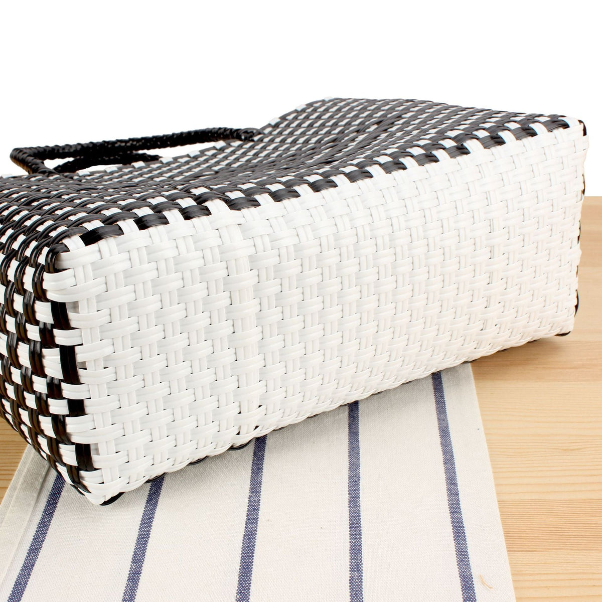 Braided Tote Bag Made of Robust Material with Structured Design LoungeYard — product view 4