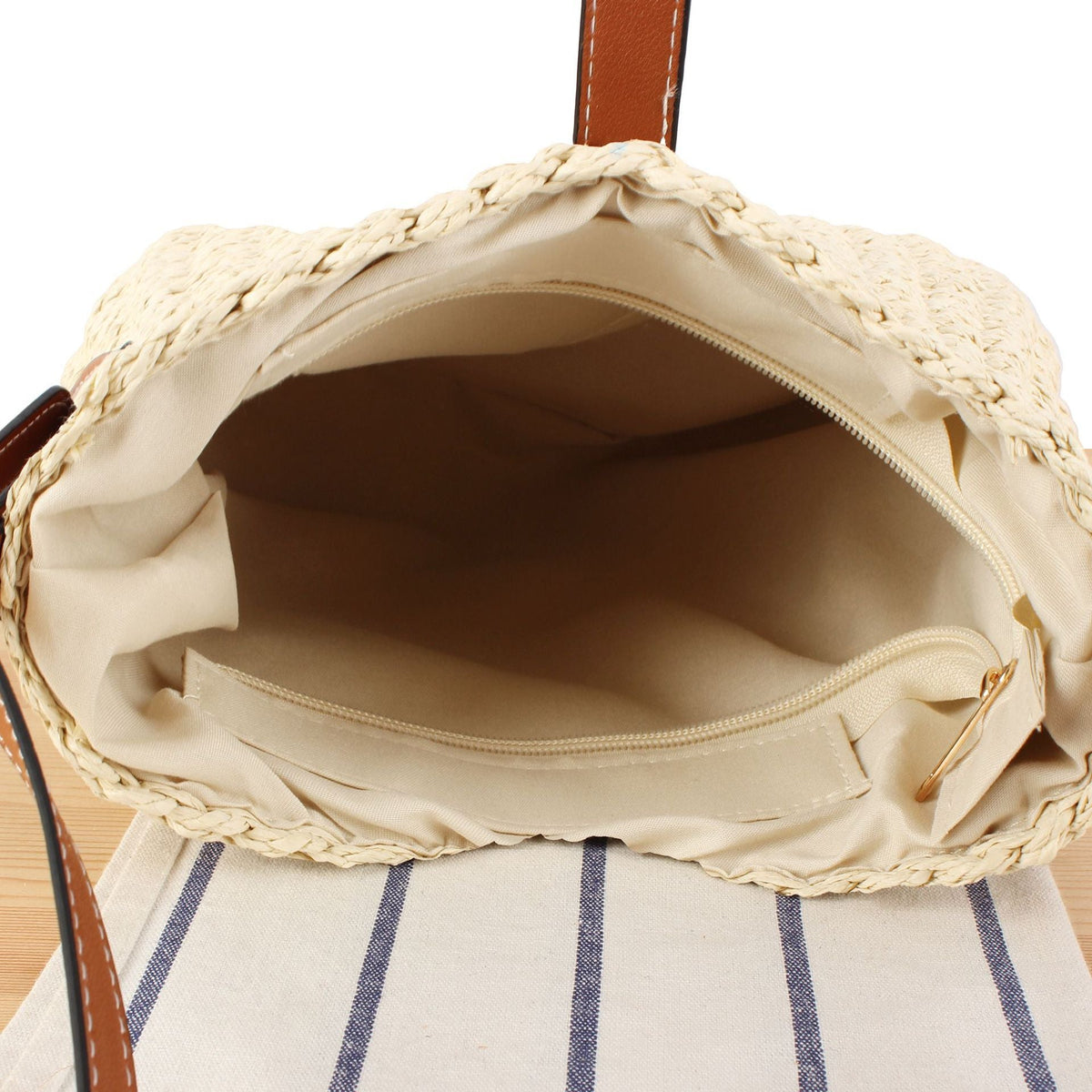 Braided shoulder bag with elegant leather accents LoungeYard — product view 3