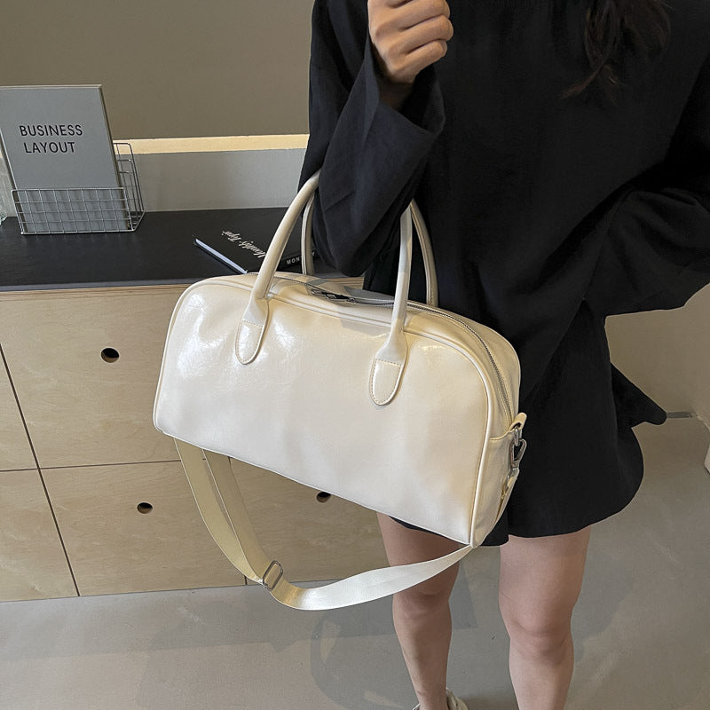 Elegant Weekend Bag in Vintage Style LoungeYard — product view 2