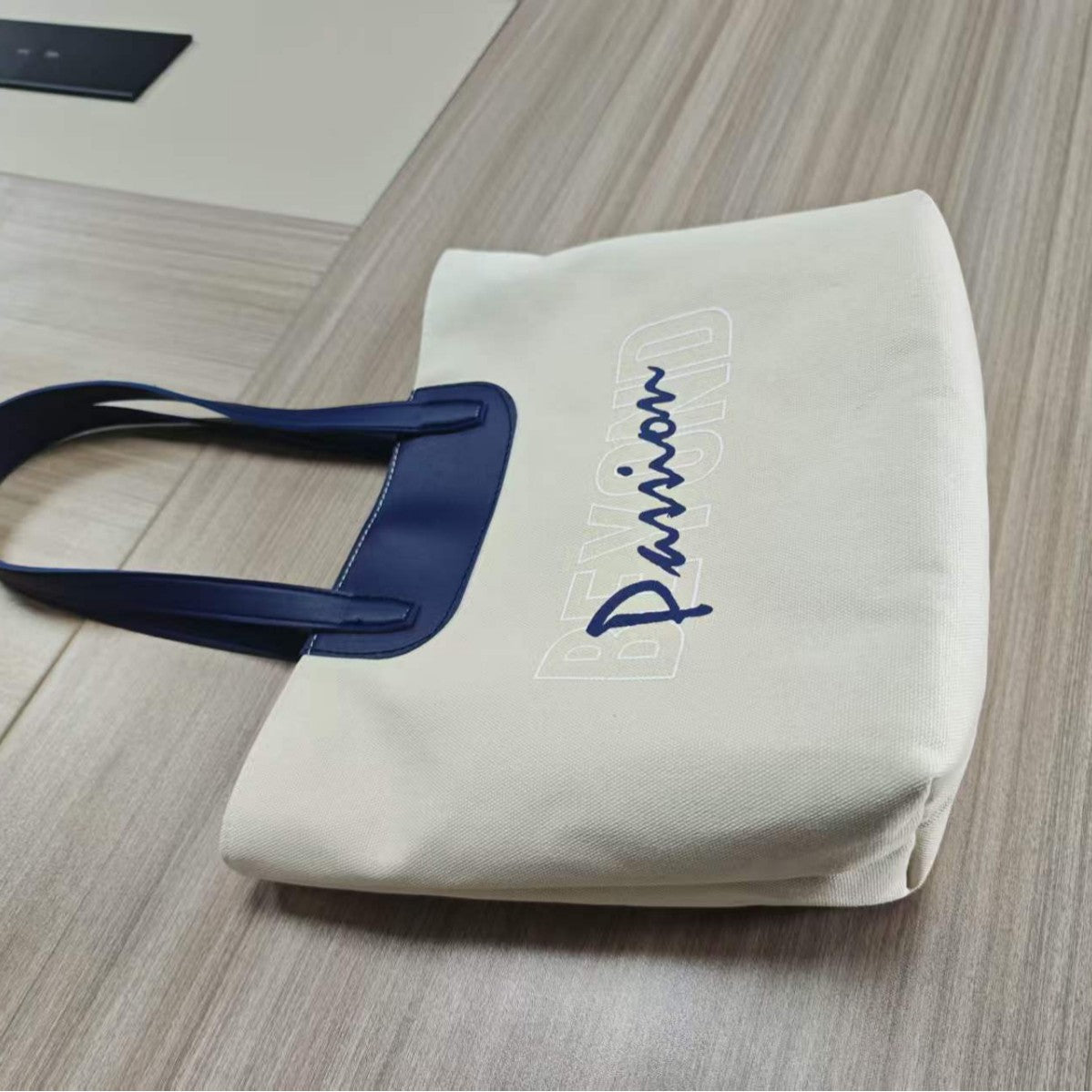 Shoulder bag LoungeYard — product view 2