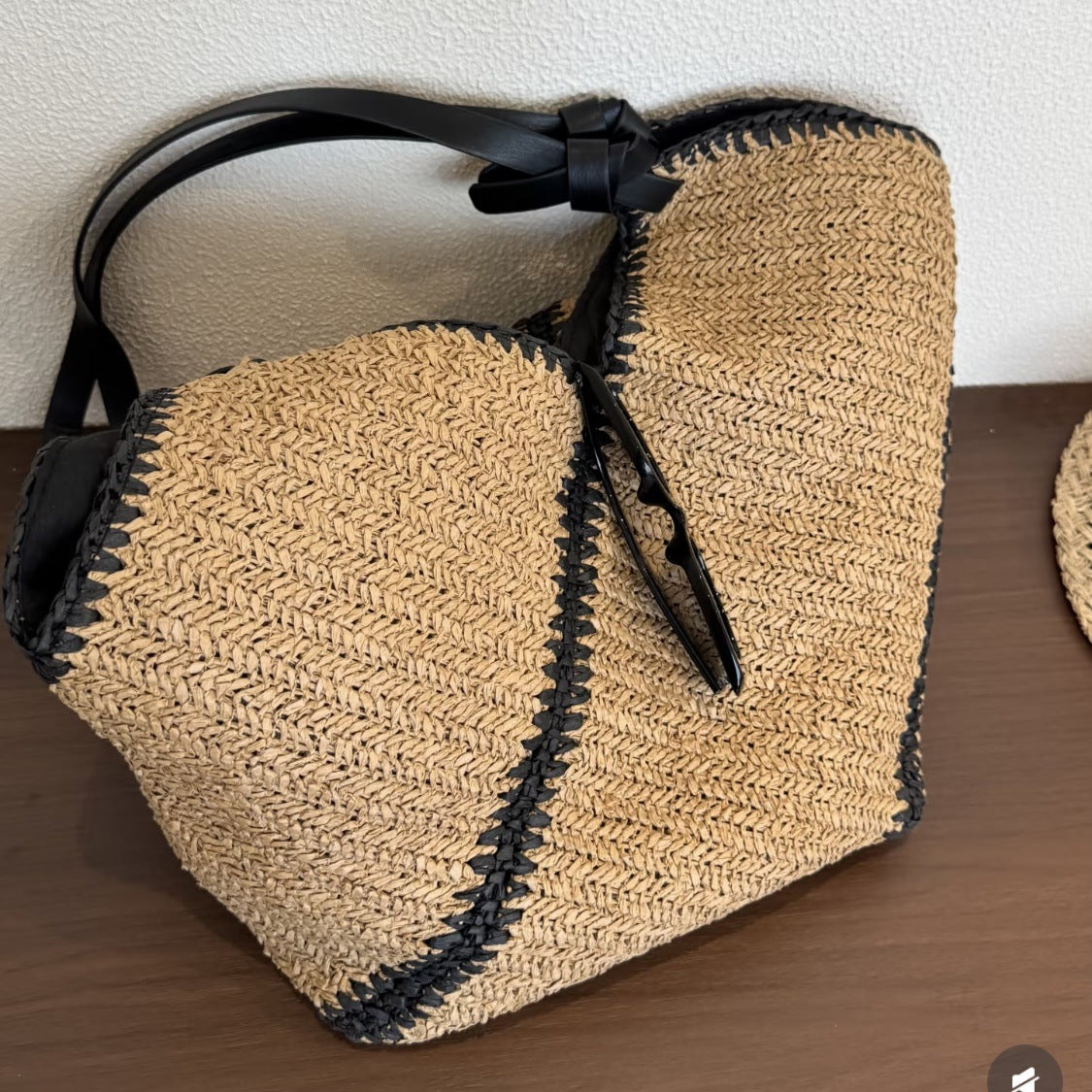 Generous shopping bag with handcrafted wave pattern LoungeYard — product view 7