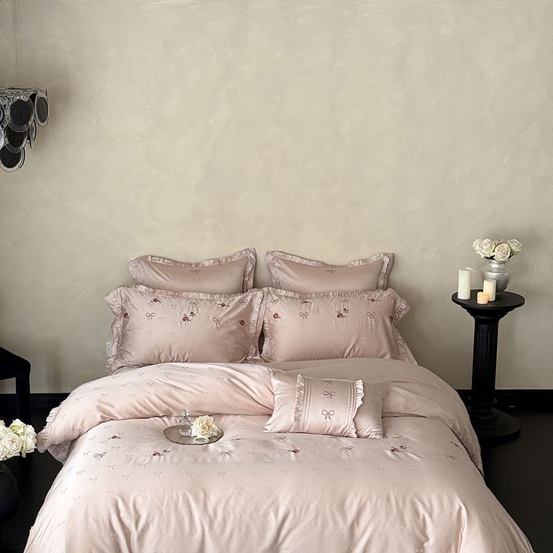 Satin bedding set LoungeYard — product view 2