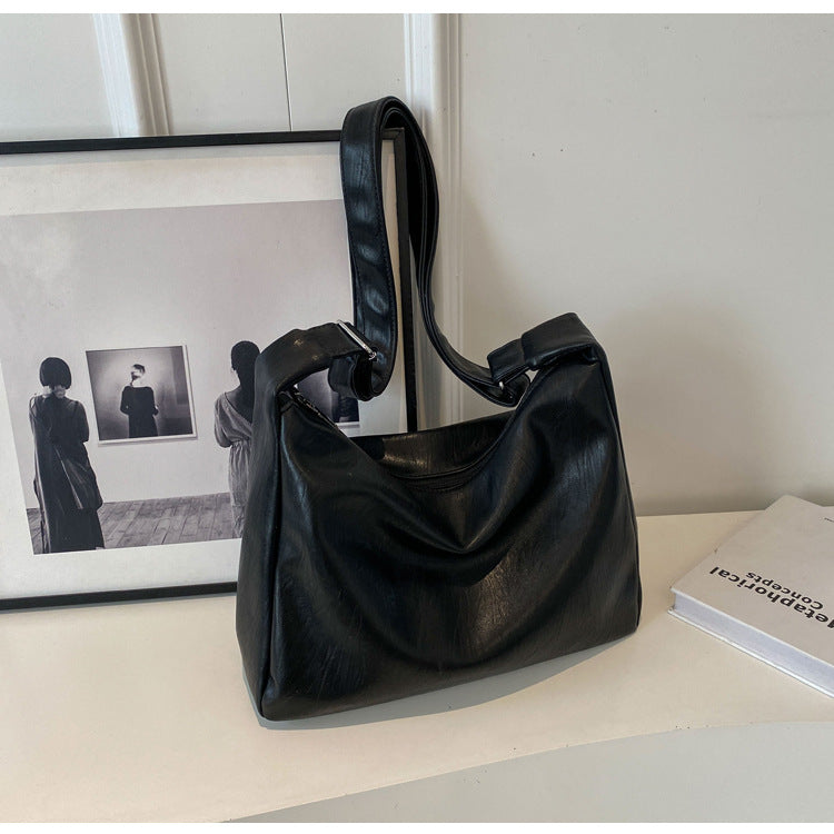 Chic Slouchy Hobo Bag LoungeYard — product view 7