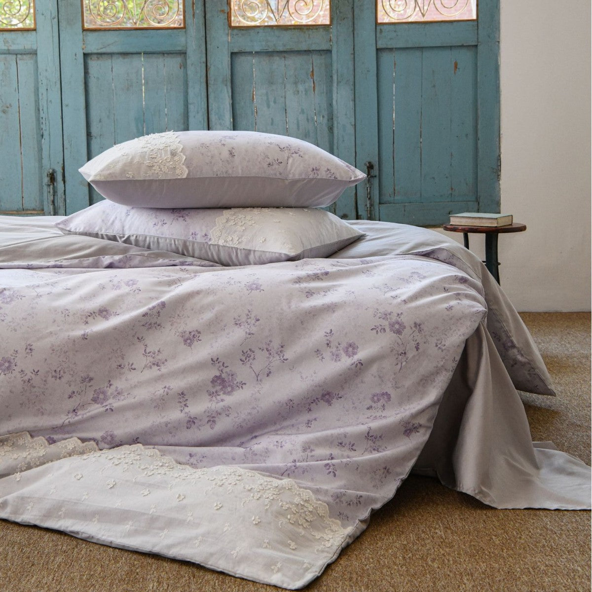 Luxurious cotton satin bedding set with floral all-over pattern, delicate lace and reversible feature — product view 1