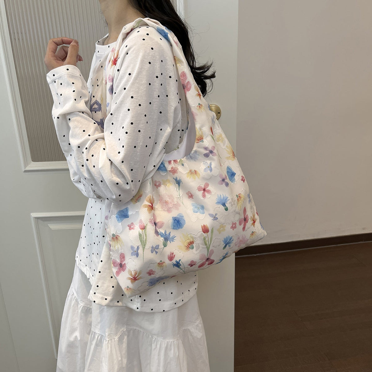 Eco-Friendly Tote Bag With Floral Design LoungeYard — product view 4