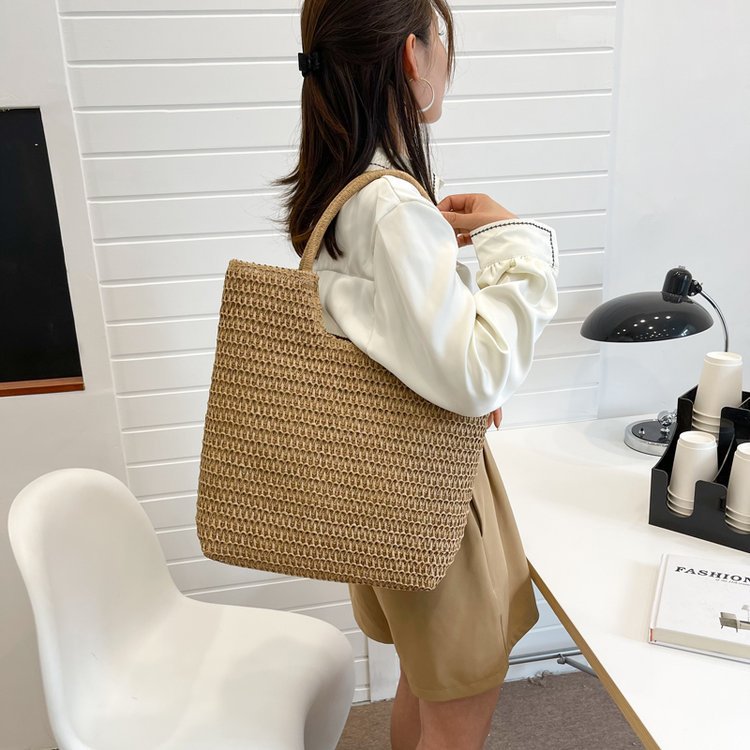 Spacious Macrame Tote Bag LoungeYard — product view 3