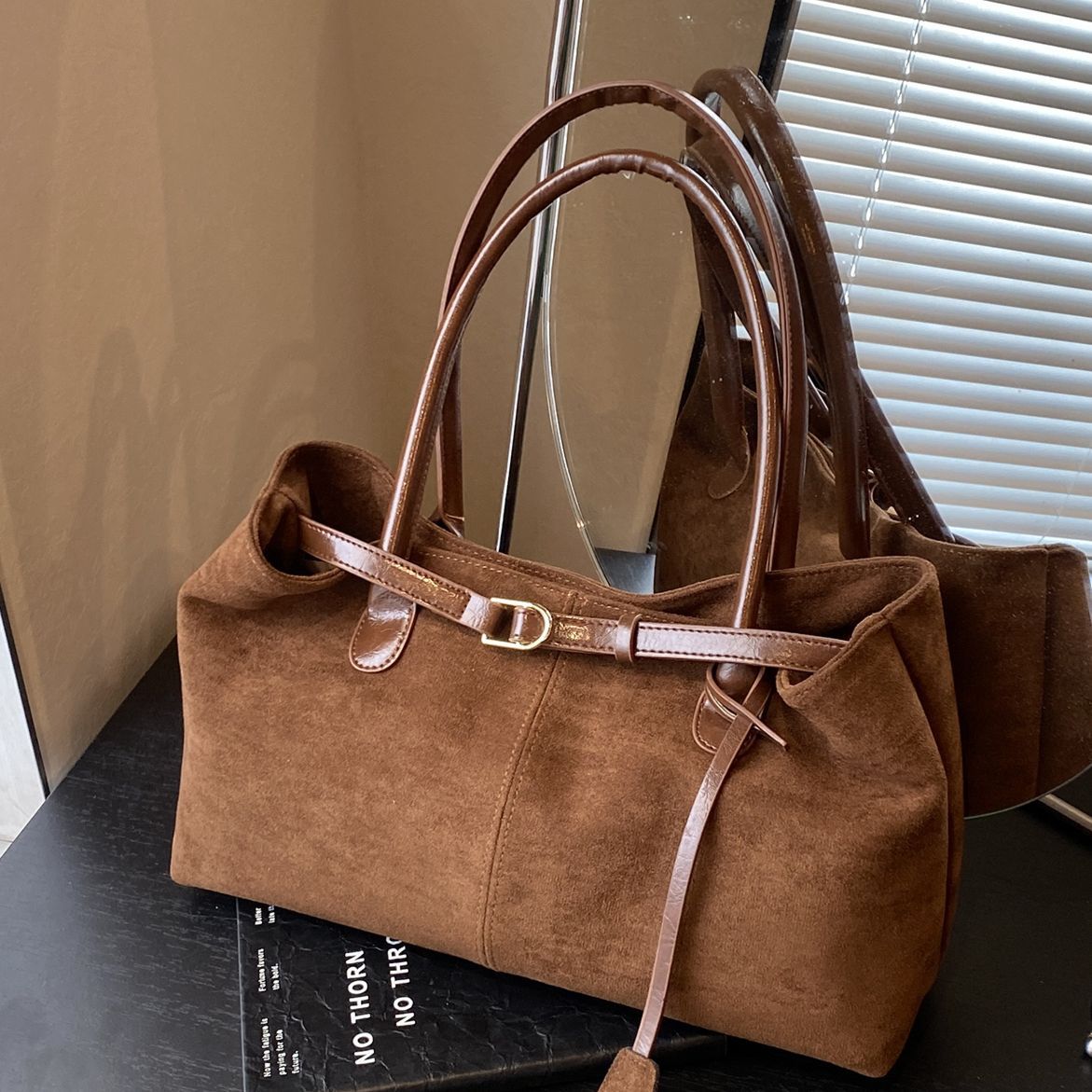 Suede Tote Bag LoungeYard — product view 1