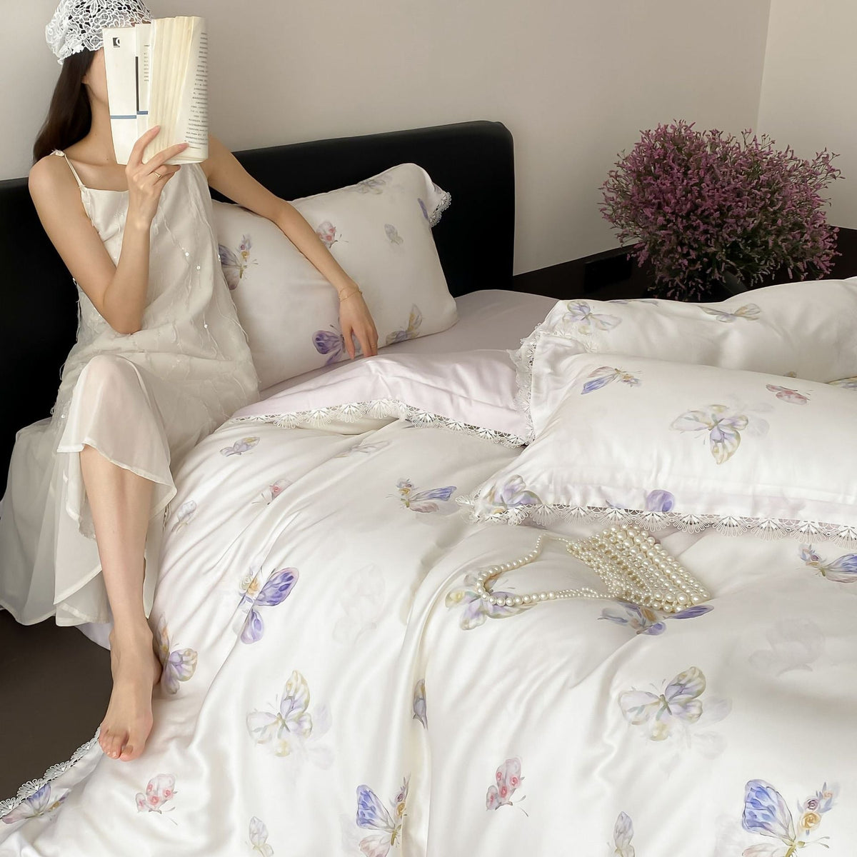 Luxury Satin Bed Linen Set with Floral Silk Look and Lace Trim — product view 1