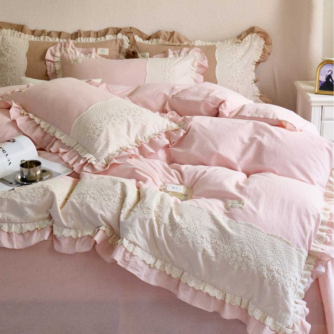Bedding set made of cotton-linen with crochet lace trim, embroidered borders and ruffled edge — product view 7