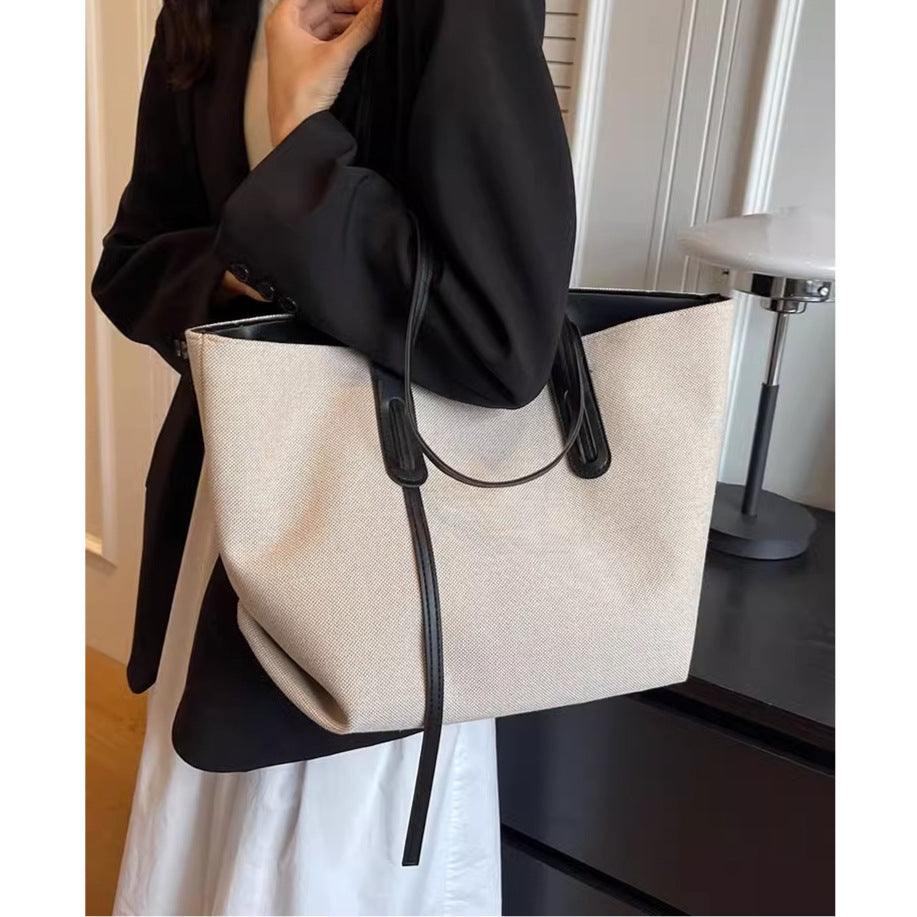 Spacious Utility Tote LoungeYard — product view 3