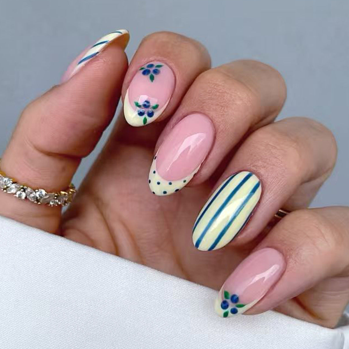 Nail Art Kit — product view 2