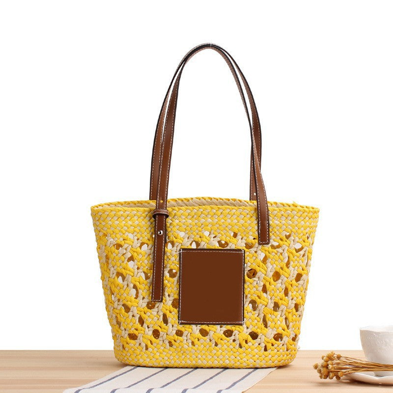 Beach bag with practical inner pockets and sturdy handles LoungeYard — product view 6
