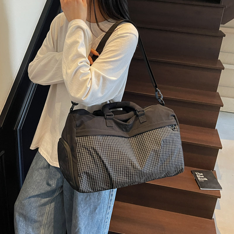 Multifunctional Travel Bag LoungeYard — product view 3