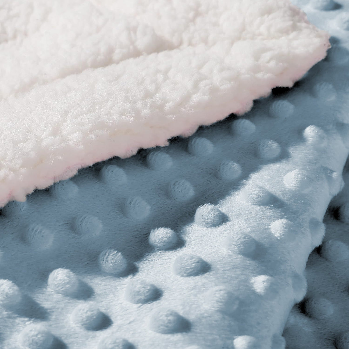soft and reversible cozy blanket LoungeYard — product view 1