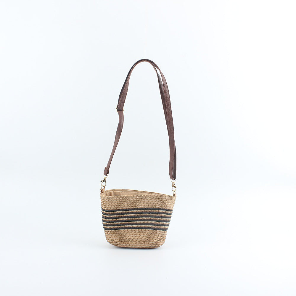 Shoulder bag with adjustable shoulder strap and structured design LoungeYard — product view 5