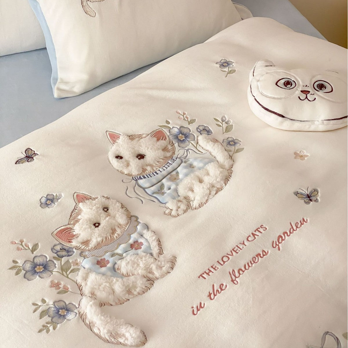 Delicate embroidered cotton bedding set with 3D cat applique and ruffle LoungeYard — product view 4