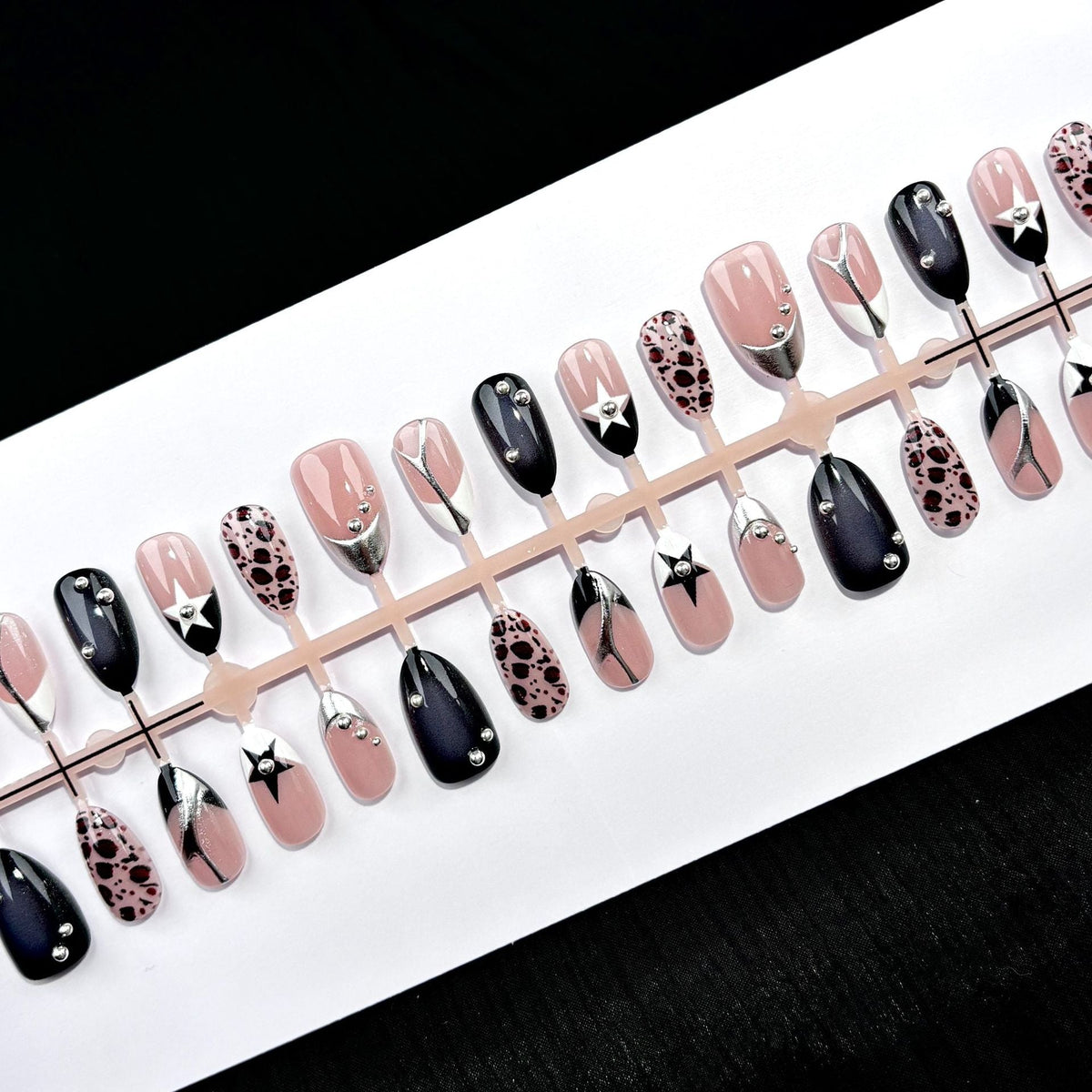 Artistic Glamour Press-On Nail Set — product view 2