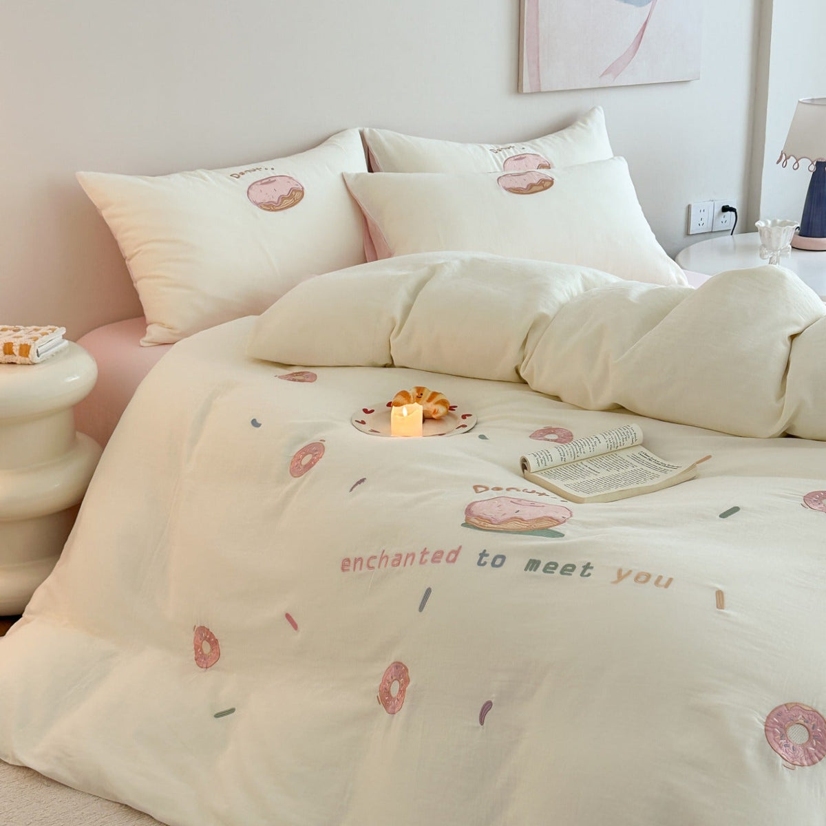Cotton bedding set with embroidered donut motif and pillowcases LoungeYard — product view 1
