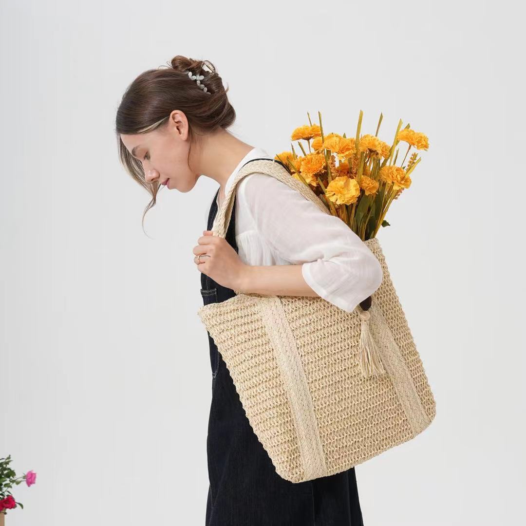 Spacious shopping bag with textured fabric pattern LoungeYard — product view 3