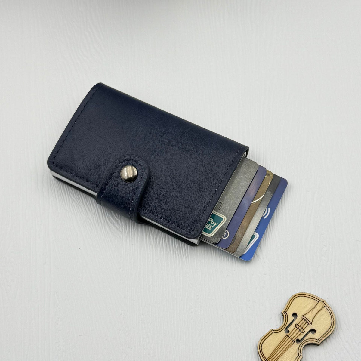 RFID-Blocking Leather Card Wallet — product view 4