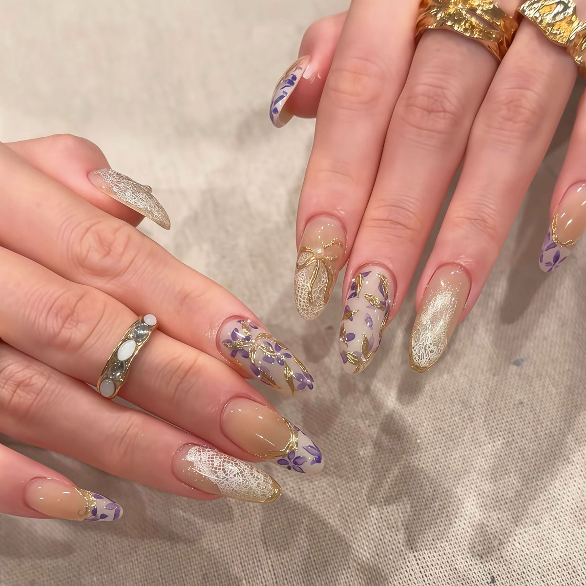 Elegant Floral Decorative Press-On Nails — product view 1