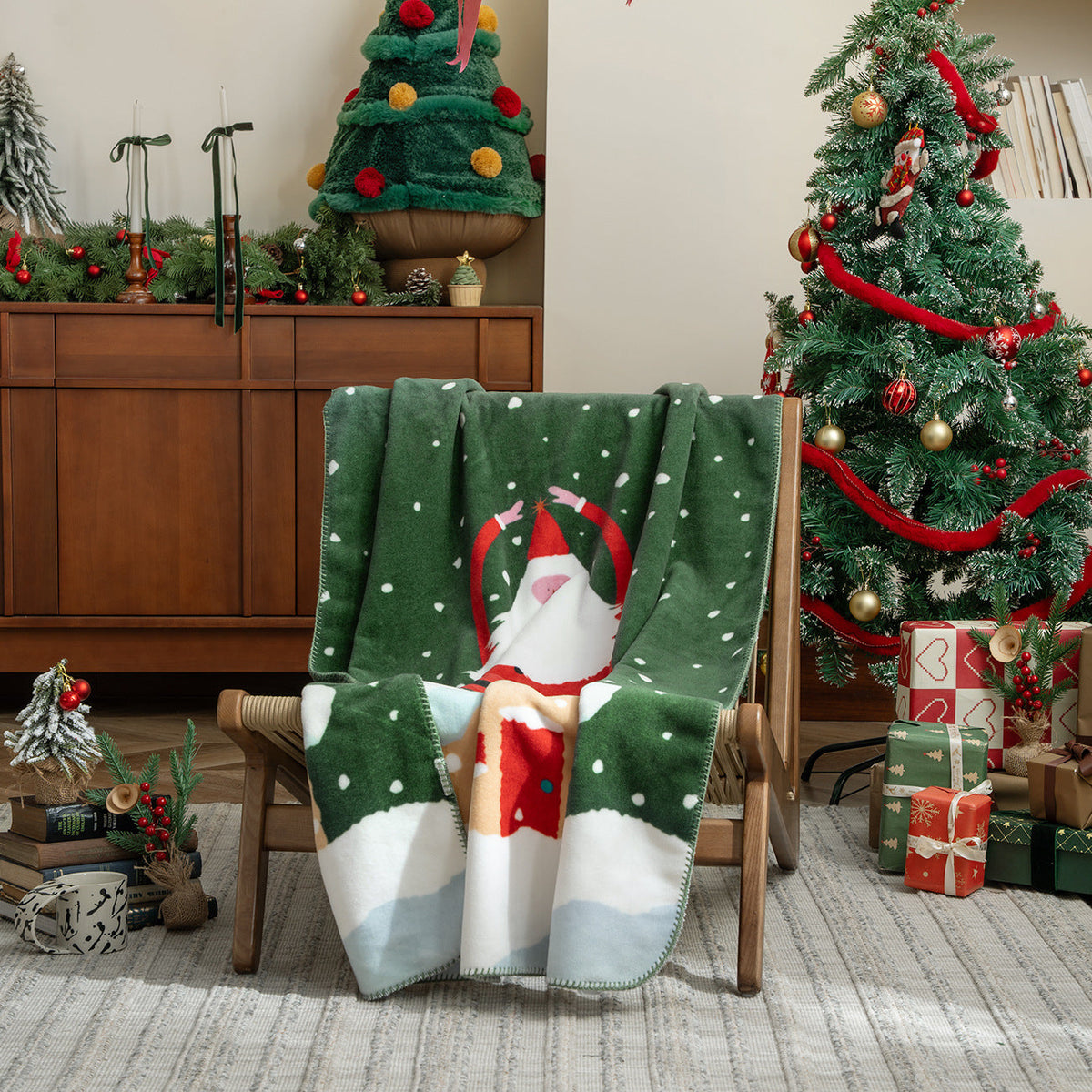 Christmas cuddle blanket with gift and gingerbread pattern — product view 3