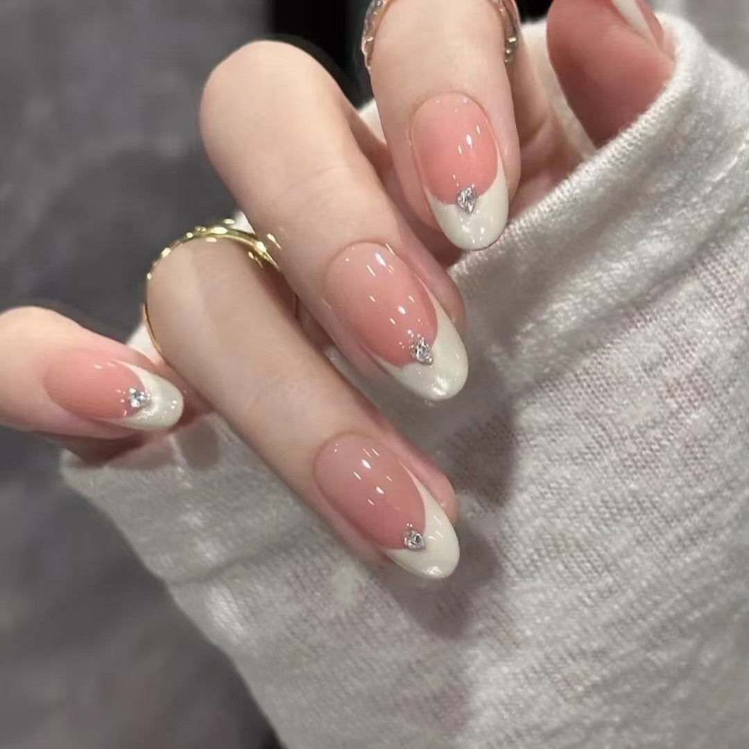 Elegantly Designed Faux French Tip Nail Kit — product view 4