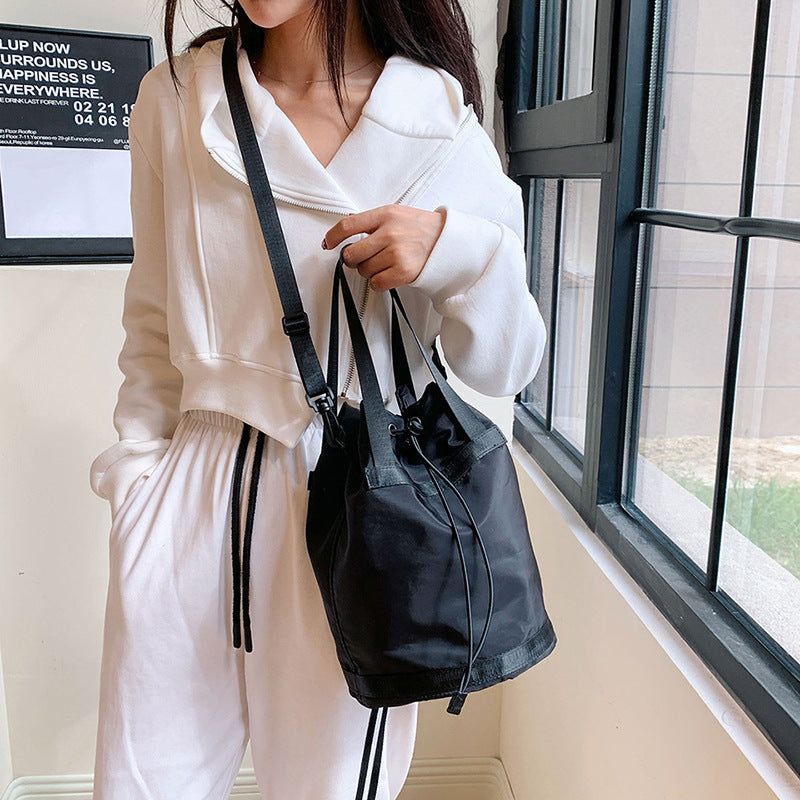 Comfortable sports bag with removable shoulder strap LoungeYard — product view 2