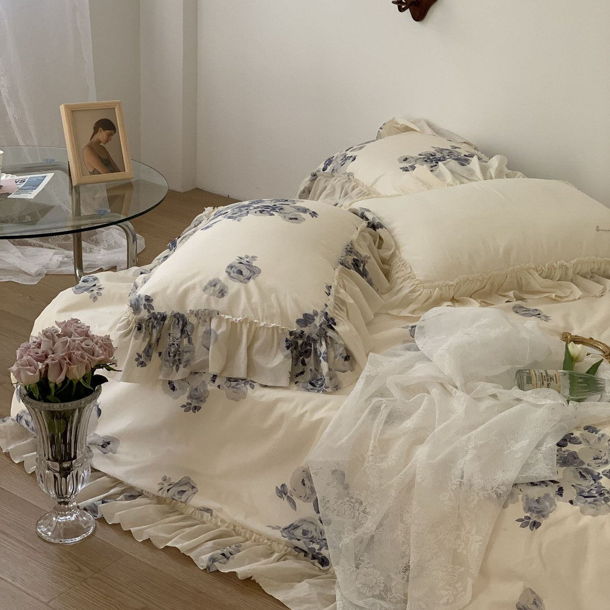 Shabby-Chic cotton satin bedding set with ruffled trim and watercolor rose print — product view 1