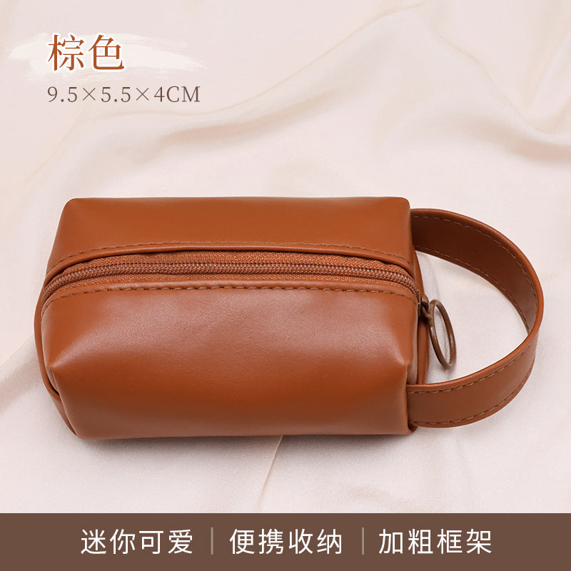 Cosmetic bag with practical double zipper LoungeYard — product view 4