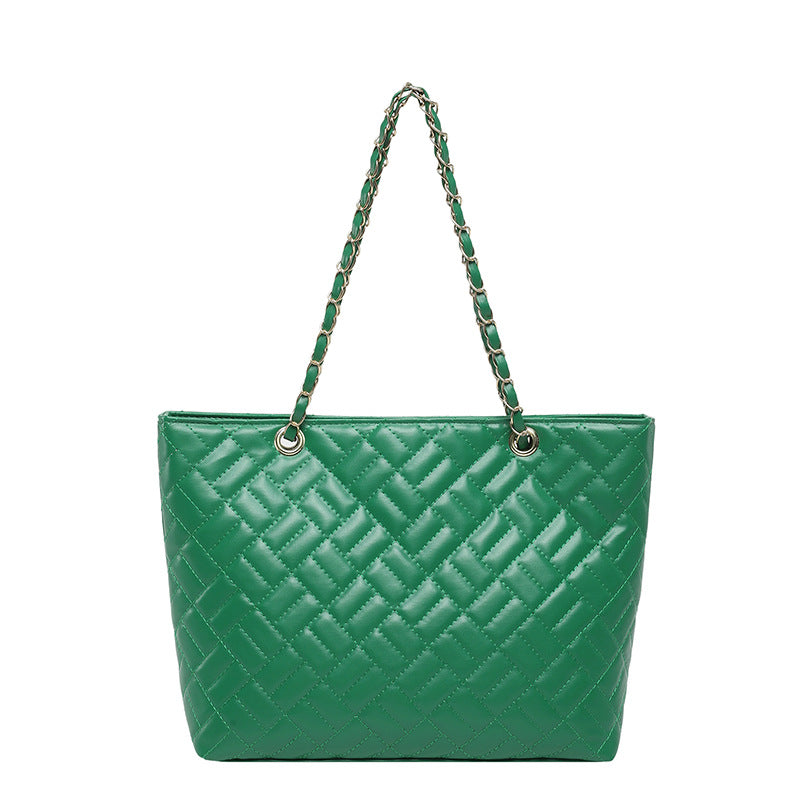 WoQuilted Tote Bag with Chain Handles LoungeYard — product view 7