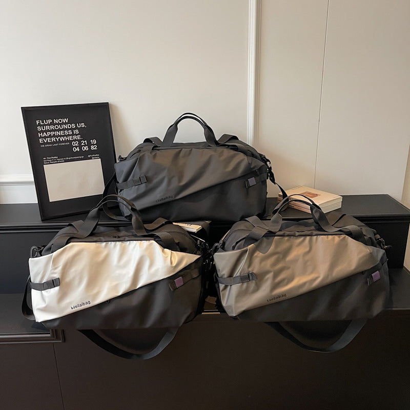 Women's sporty travel bag with innovative compartment system LoungeYard — product view 5