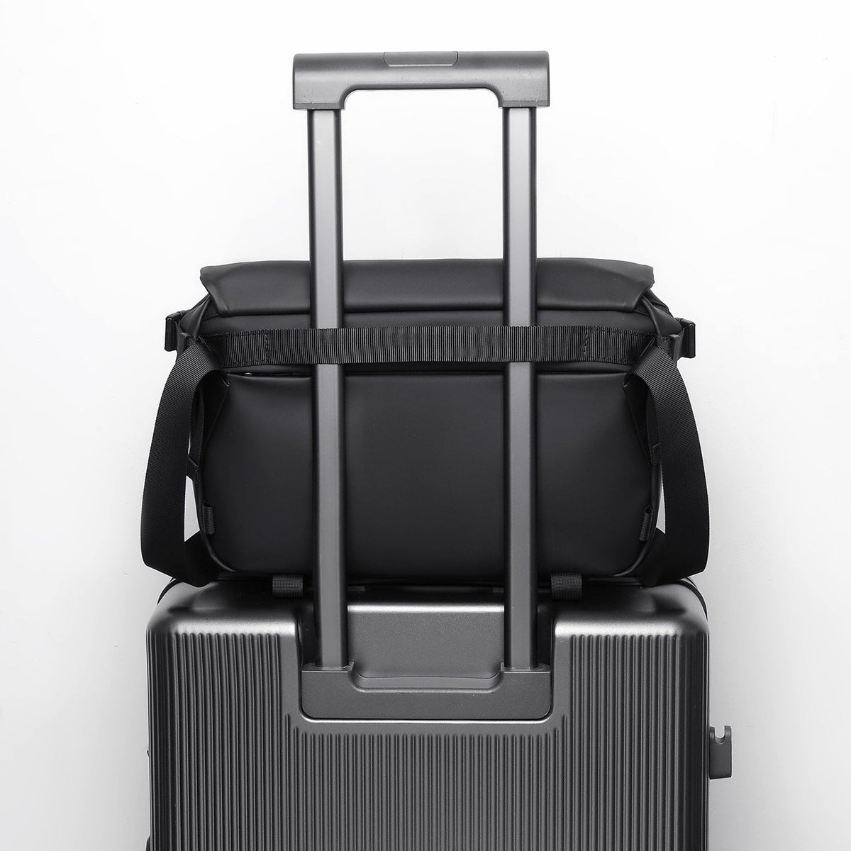 Modern Waterproof Messenger Bag LoungeYard — product view 3