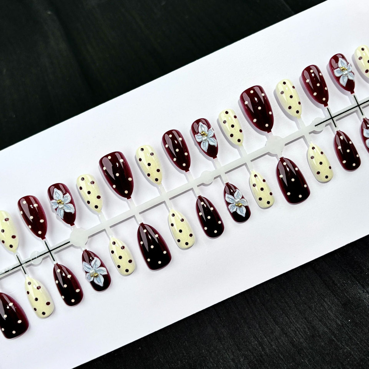 Artistic Press-On Nail Art Collection — product view 2