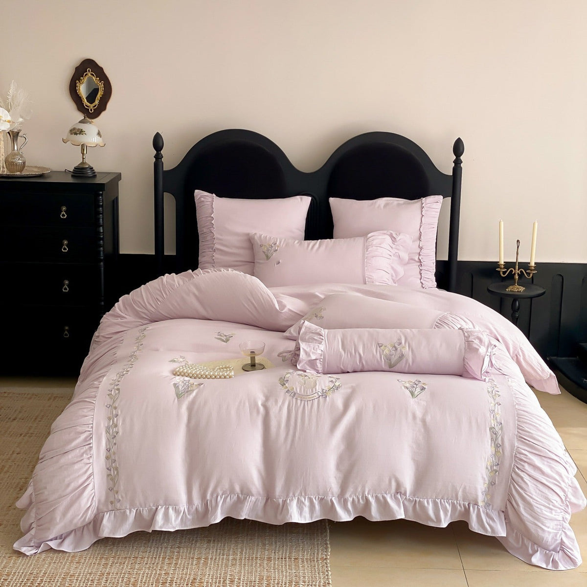 Premium bed linen set made of cotton percale with fine ruffle trim and embroidered calla motifs — product view 5