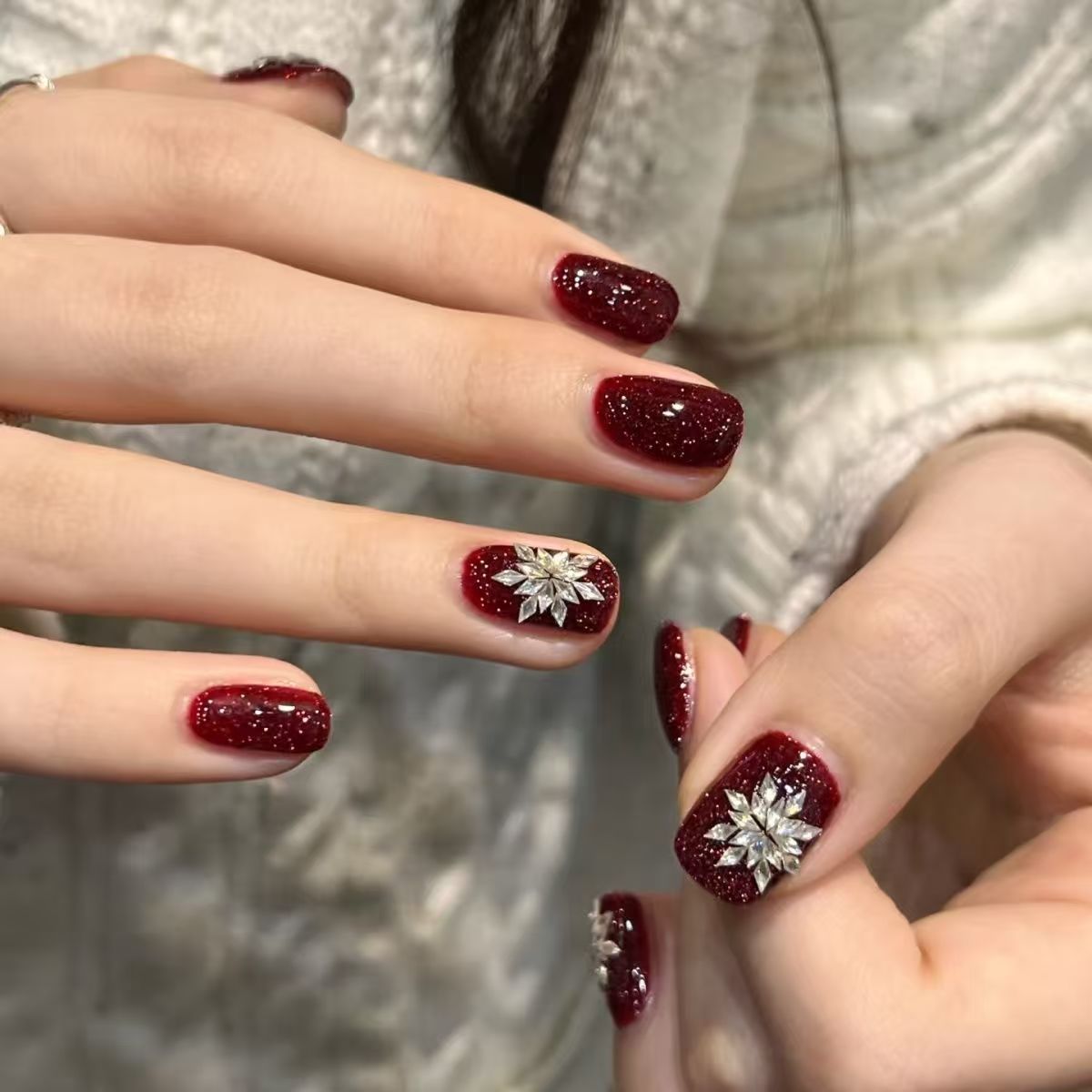 Glittery Decorative Press-On Nail Extensions — product view 2